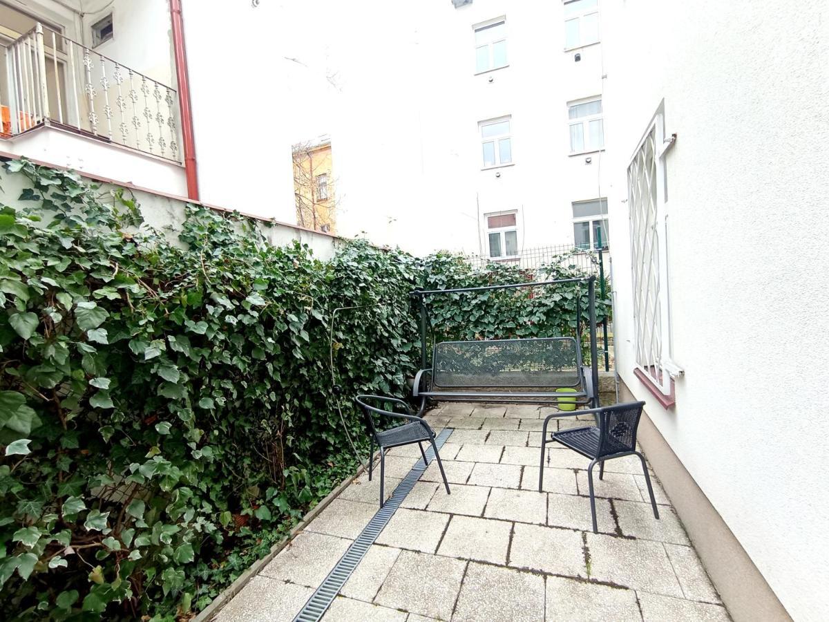 Apartments Captain Grand Prague Extérieur photo